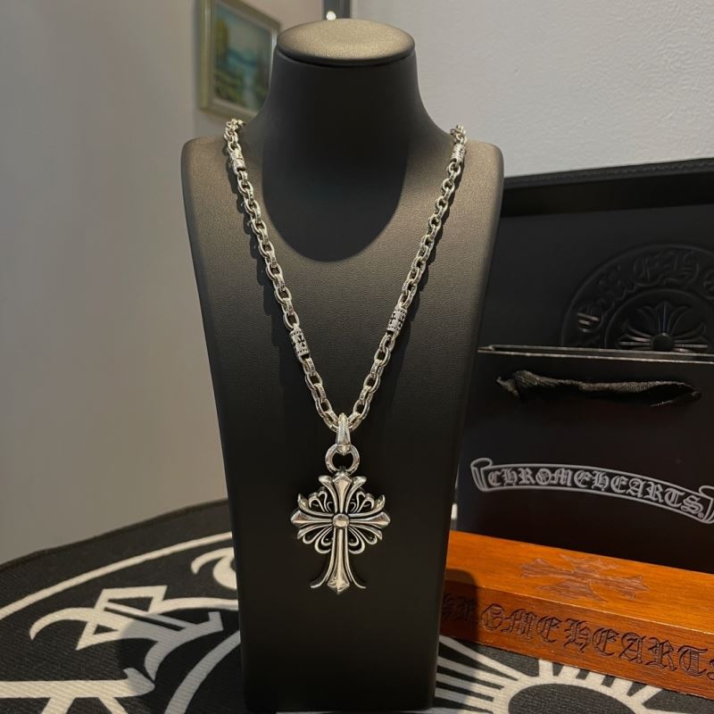 Ch*0me He**ts necklaces